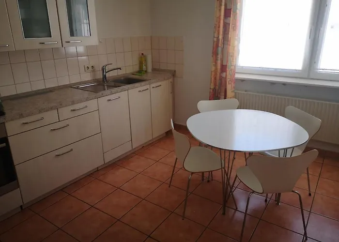 Centrally Located Spacious Flat Close To Rhine * Bonn